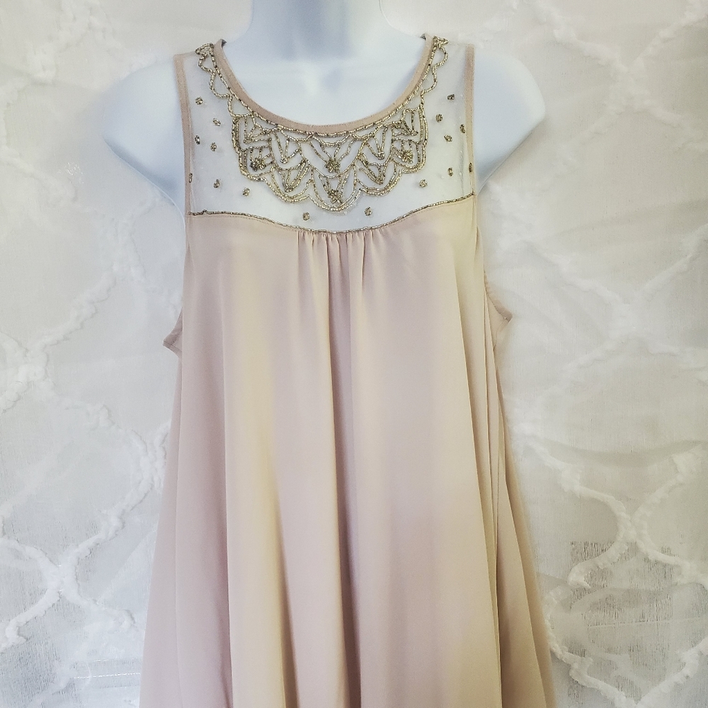 Sleeveless blouse